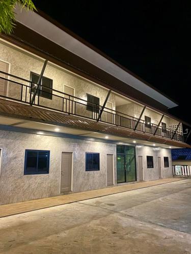 Uthai Thani Apartment | บ้านต้นไม้เพลส อุทัยธานี