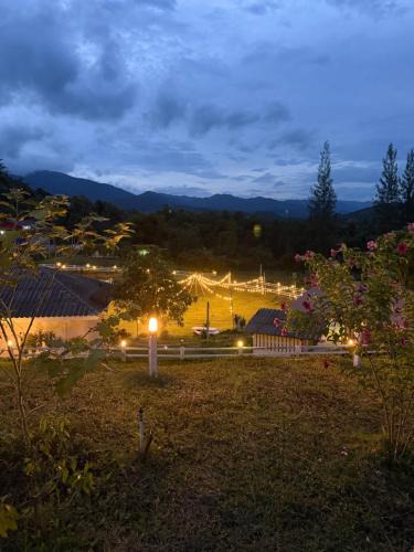 Suan Phueng House | บ้านเนินเขา รีสอร์ท&แคมป์ปิ้ง