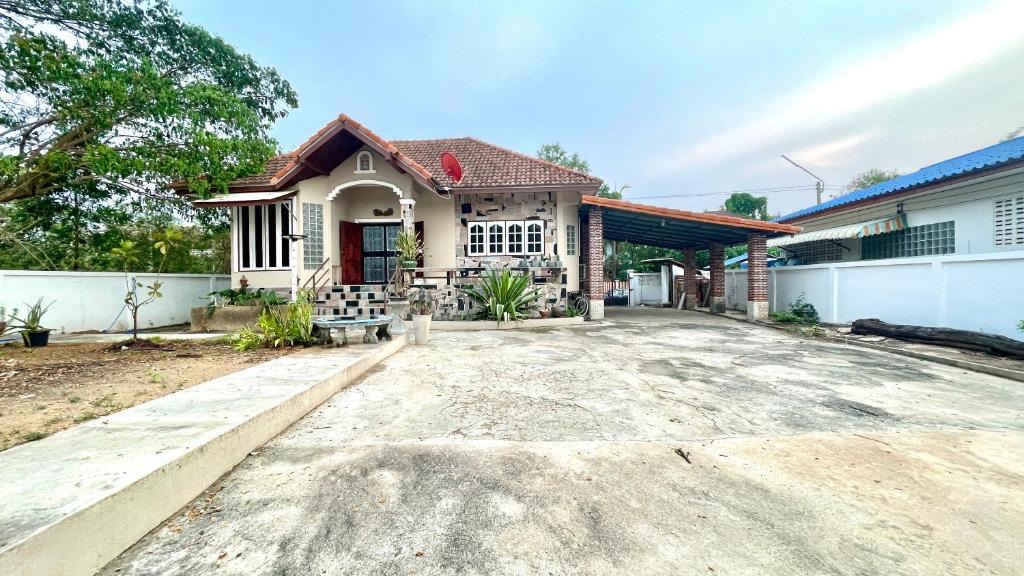 Uthai Thani House | บ้านเพื่อน @อุทัยธานี