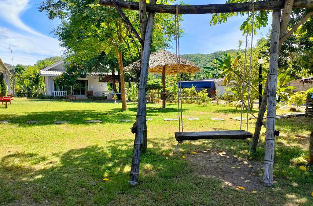 Suan Phueng Hotel | บ้านไม้หอมบูติค สวนผึ้ง