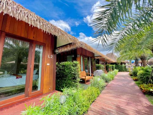 Bang Khonthi Resort | เทียนหอม อัมพวา รีสอร์ท