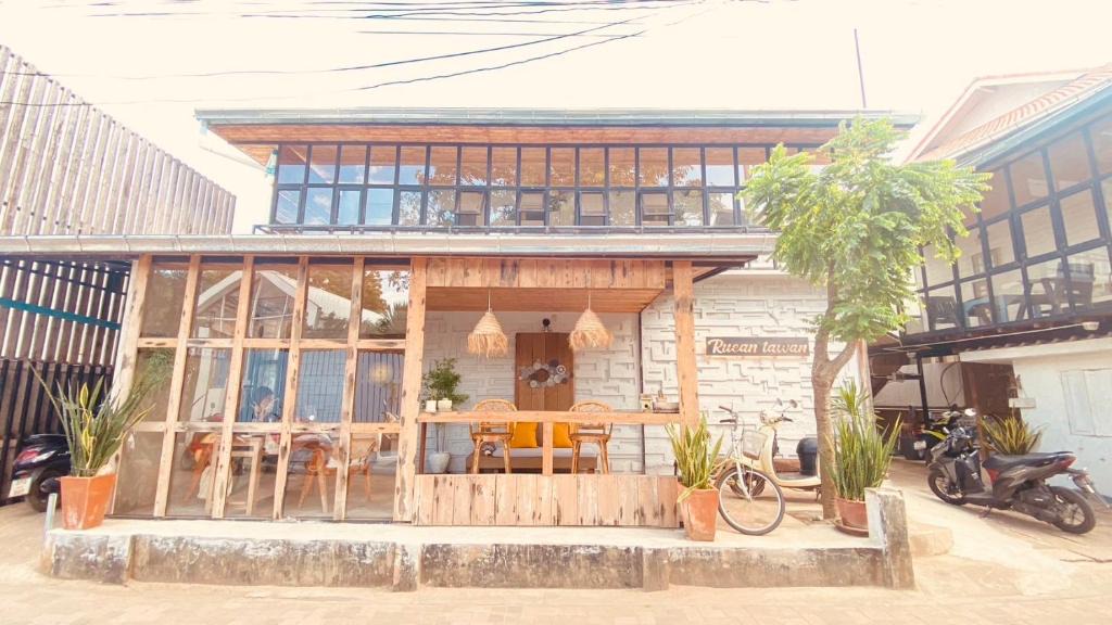 Koh Lan Hotel | เรือนตะวัน เกาะล้าน RueanTawan Kohlarn