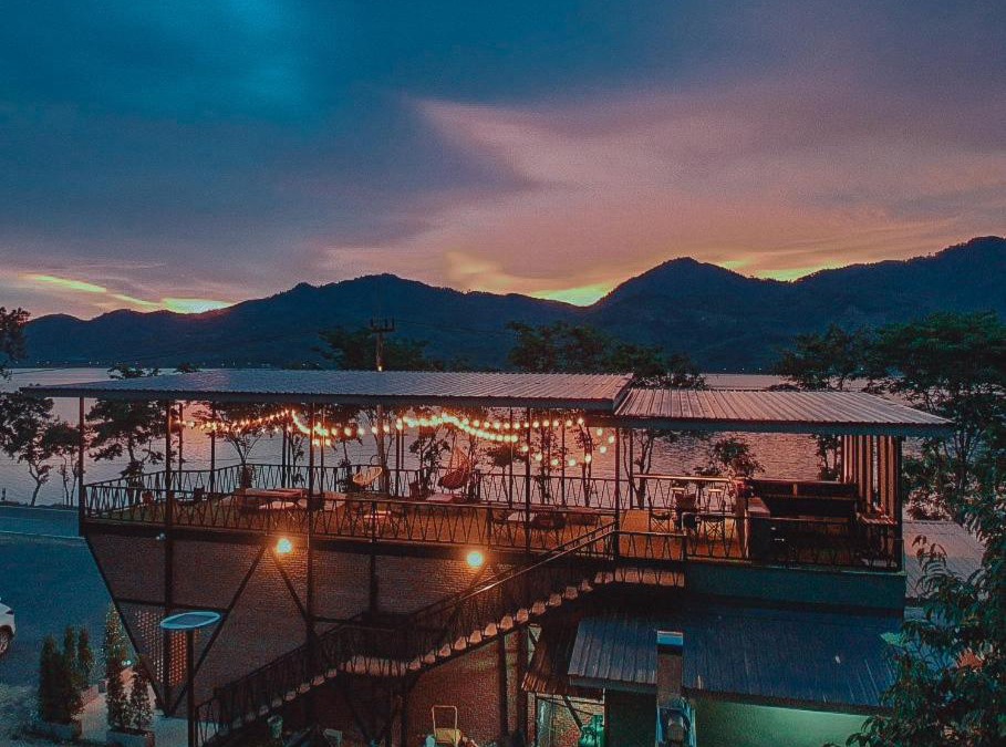 Nakhon Si Thammarat Bed & Breakfast | เลคแค้มป์ รีสอร์ท
