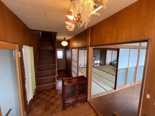Kofu House | ぶどう畑に囲まれた貸切宿 バーベキュー可能 白百合醸造から徒歩すぐ"Vineyard Vista" Vacation rental BBQ permitted short walk from Winery