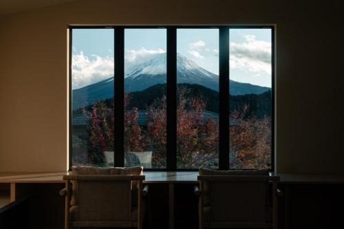 Oishi Villa | 富士山望むプライベートヴィラ 900平方メートルの敷地を貸切利用 憩 ikoi Fuji サウナ 4Kシアター
