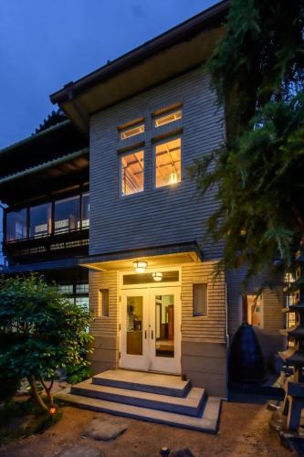 Onomichi Villa | 尾道の家 Onomichi House - 千光寺の麓 時を超える映画のワンシーンへ - Supported by COCOSTAY