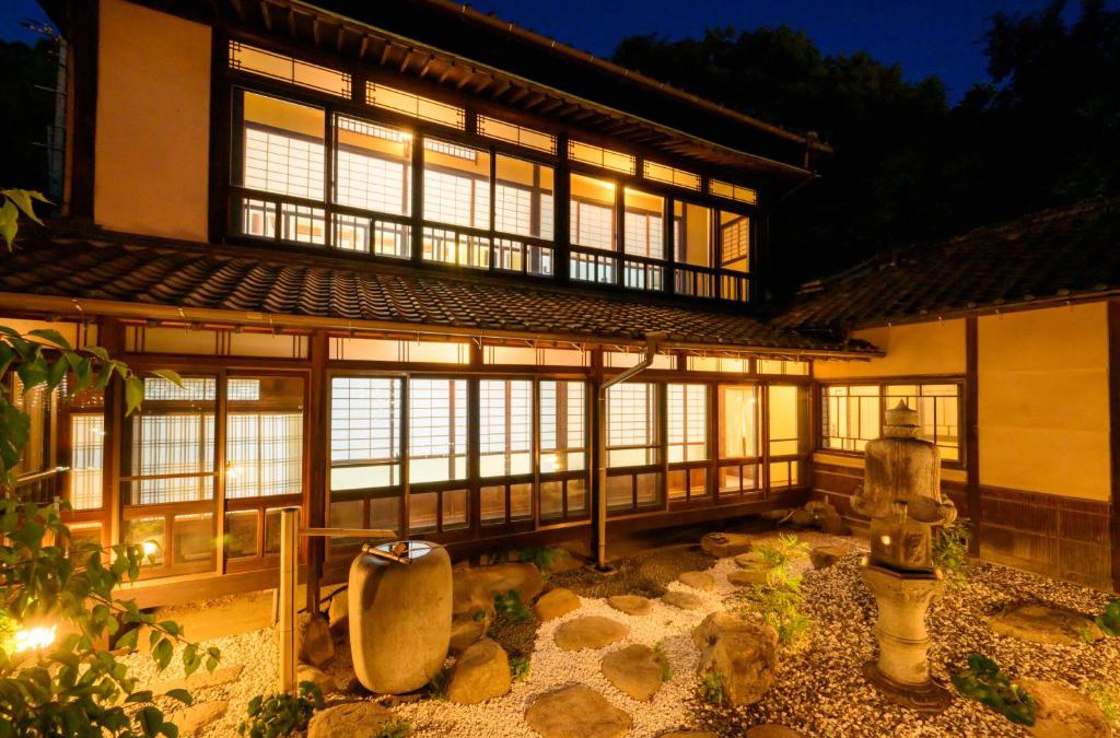 Onomichi Villa | 尾道別邸 Onomichi Villa 一日一組限定の尾道の最高級宿 無料P有 supported by COCOSTAY