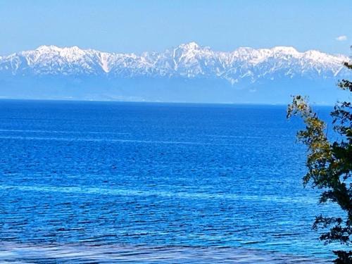 Himi Hotel | 旅館青柳 海越し立山連峰の雪山絶景で休もう