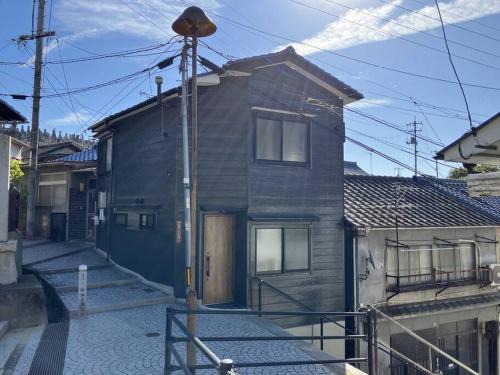 Onomichi House | 犬と泊まれる一棟貸しの宿 Nidra