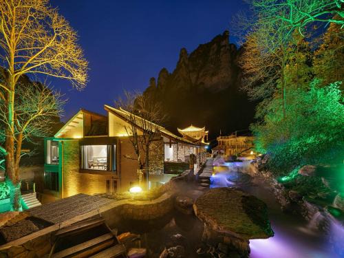 Wulingyuan Hotel | 雾里观阵山 Foggy Valley