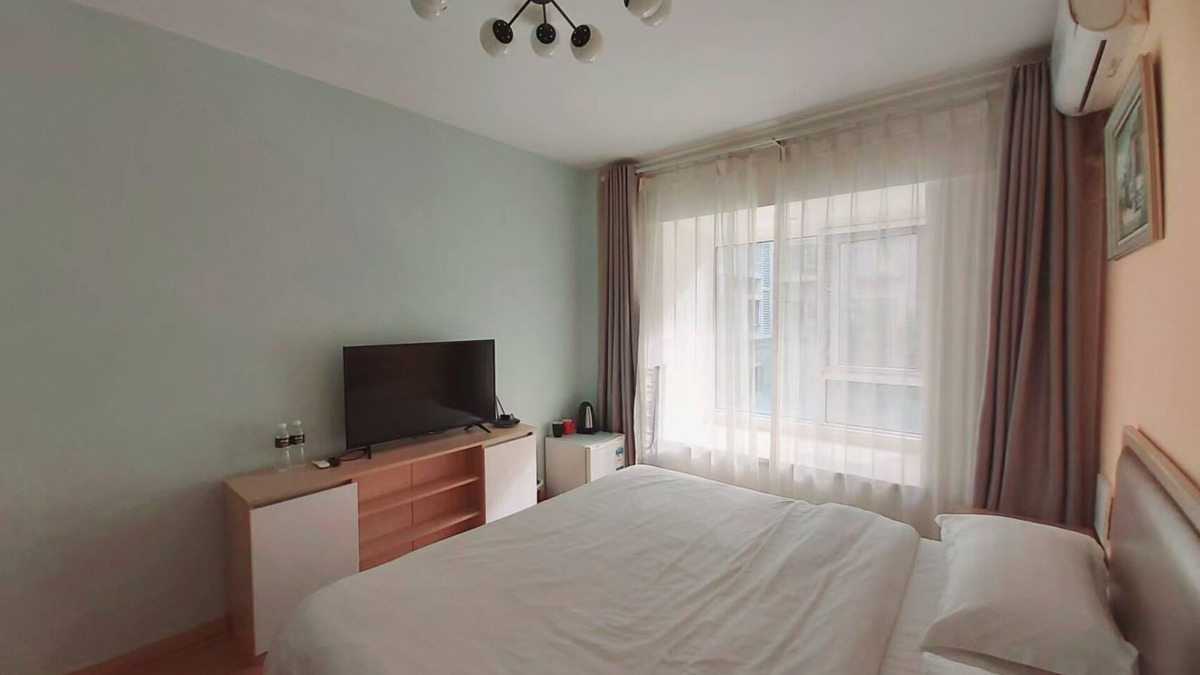 Chengyang Apartment | 青春球场，世纪公园，青岛国家广告产业园丰富美食