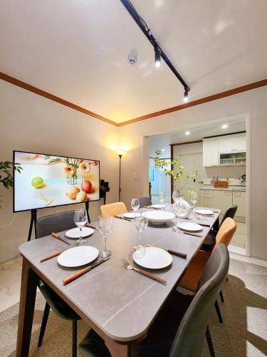 Busanjin Apartment | 강낭콩 스테이 전포역 도보 4분 퀸침대 4개