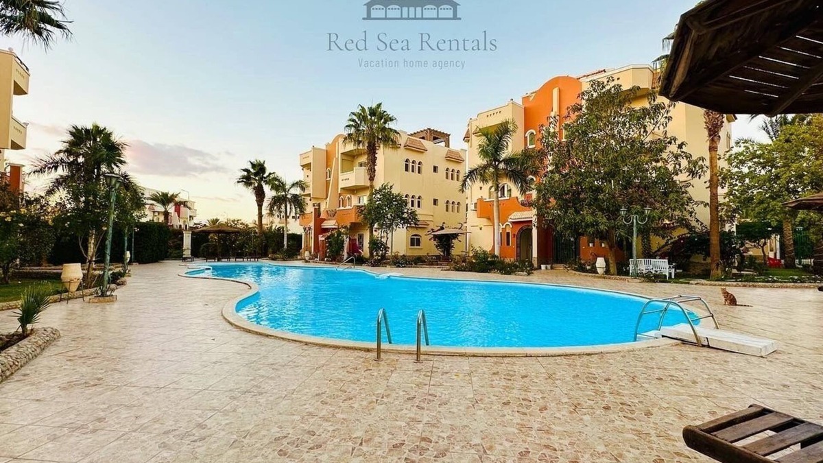 Al Mamsha El Seyahi Apartment | 02 BR apartment with a private roof terrace
