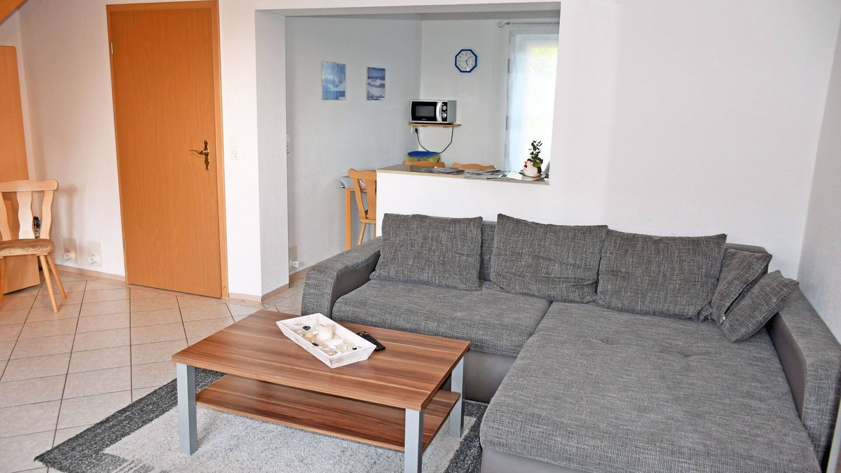 Sehlen Apartment | 02 Holiday apartment Sehlen with terrace (7 beds) - Ferienappartements auf
