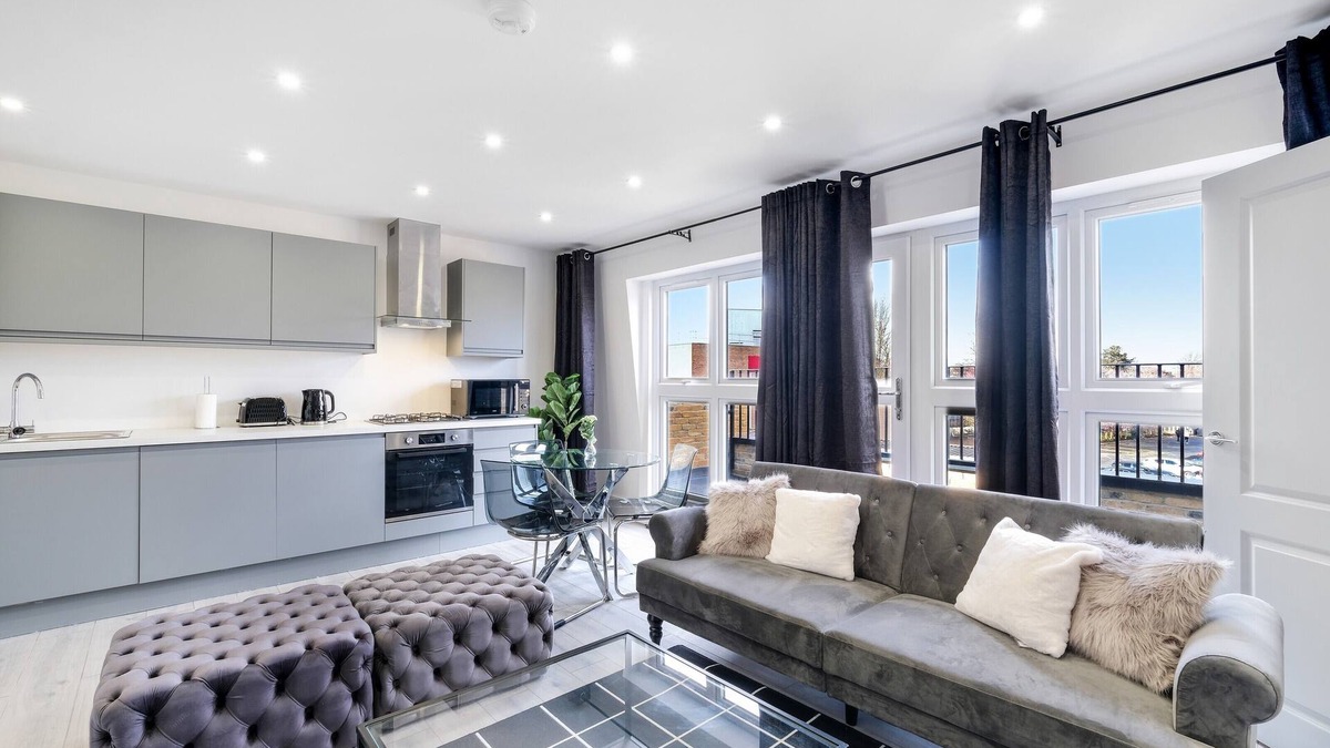 Yiewsley Apartment | 04 - Luxury 1 Bed Apartment Free Parking- West Drayton