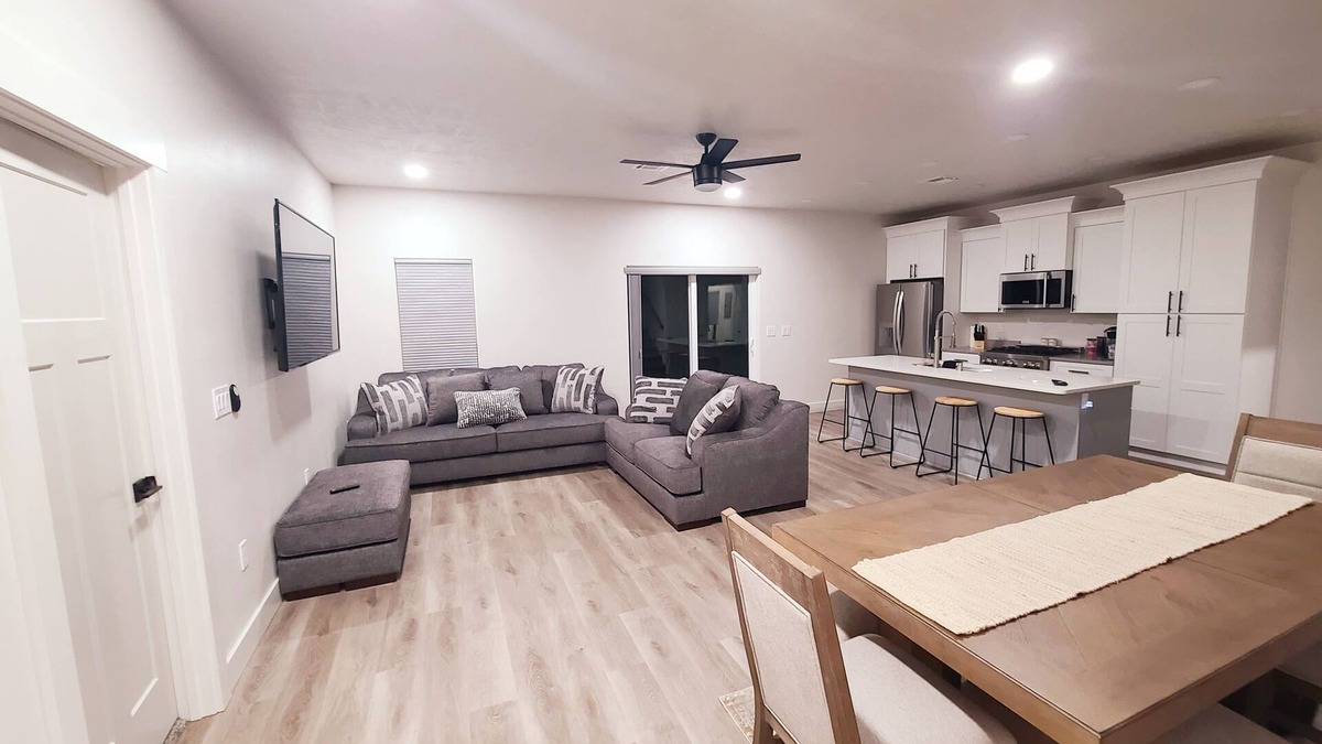 Elko House | #06 New 5 Bedroom, 3 Bath, 2 Car Garage