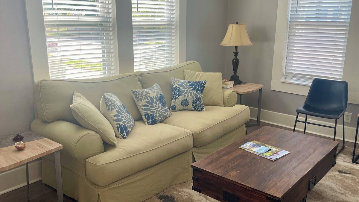 San Jacinto Apartment | 1 1/2 blocks to beach right near Pleasure Pier. Close to cruise terminal too!