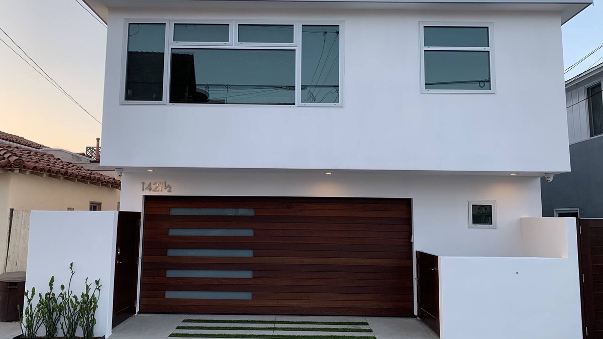 Balboa Peninsula House | 1/2 Block to Bay - 1 Block to Ocean - Walk to Piers