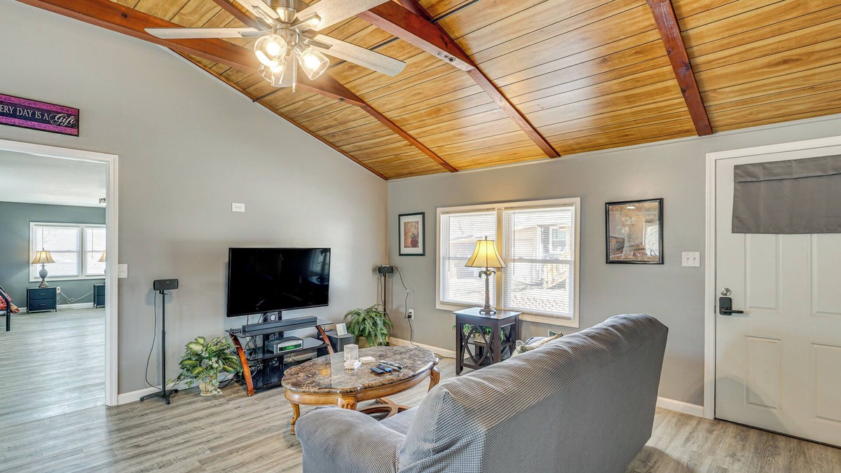 Warsaw House | < 1/2 Mi to Marina: Missouri Lake Getaway