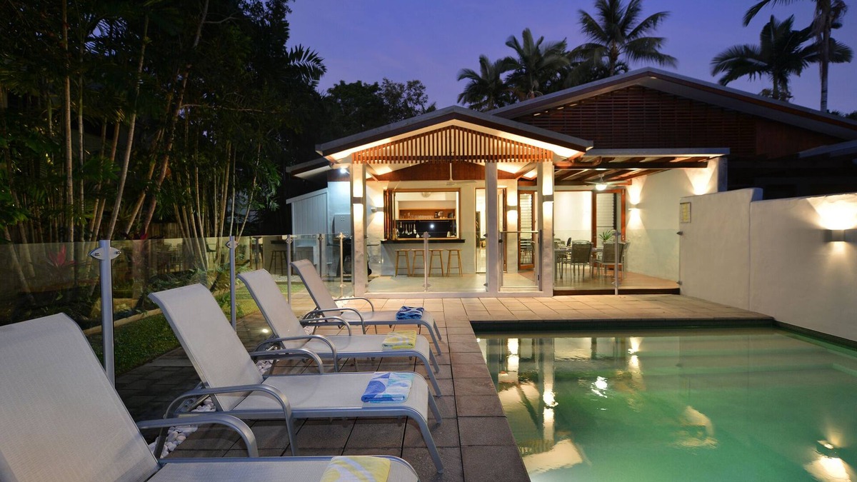 Port Douglas Villa | 1/48 Garrick Street - 3 Bedroom Villa Close to Beach and Town