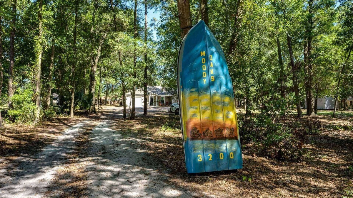 Lakeside House | 1 Acre |Dogs Ok |Firepit |Level 2 EV Charger |Book Moody Woods Next Door for More