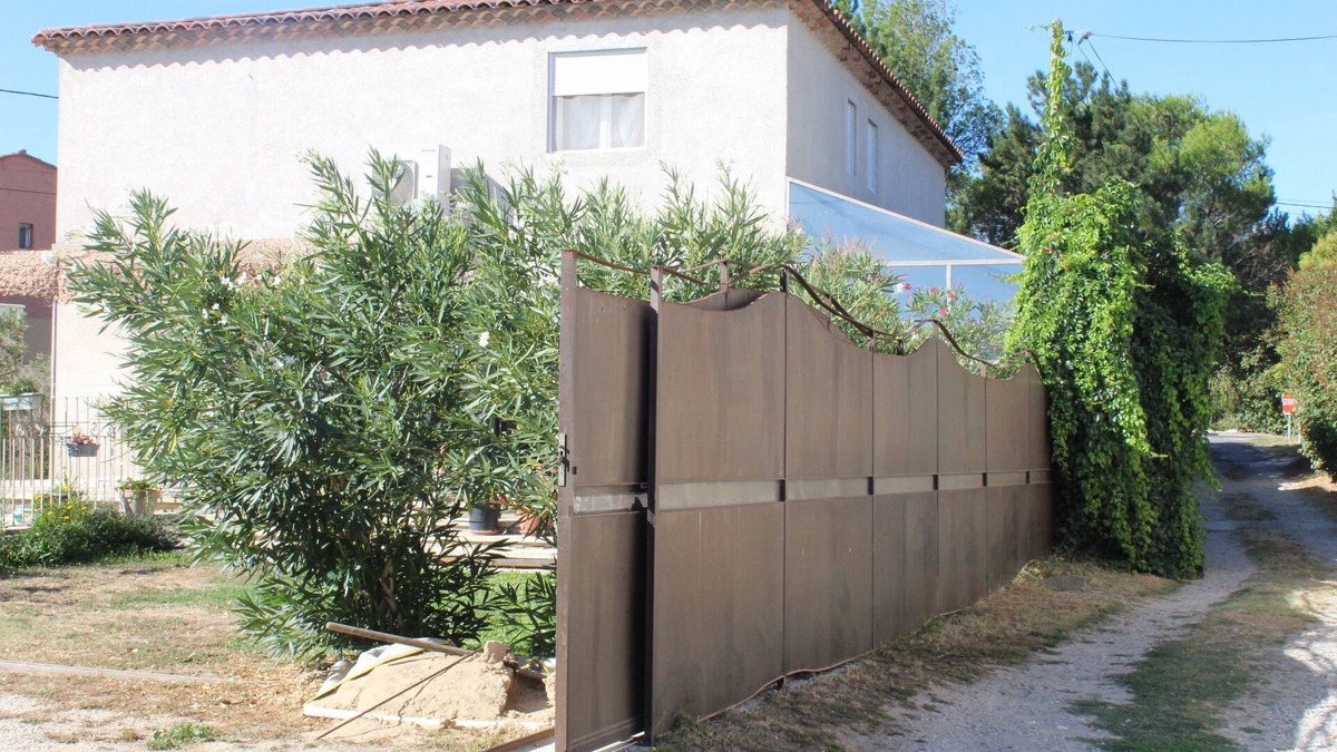 Cazan Bed & Breakfast | 1 AIR-CONDITIONED 50 M2 4-PERSON/2-BEDROOM APARTMENT. 1 LIVING ROOM