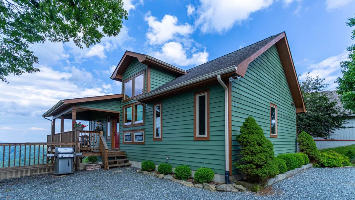 Boone House | 1 Amazing View - Great location, cozy, Foosball table and hot tub!