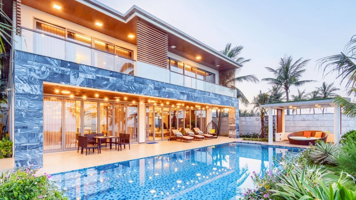 Ngu Hanh Son Villa | #1: Anna's Luxurious Beachfront Villa- The Best Place To Stay in Da Nang