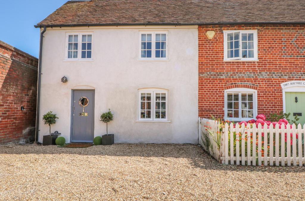 Lower Swanwick House | 1 Baytree Cottage
