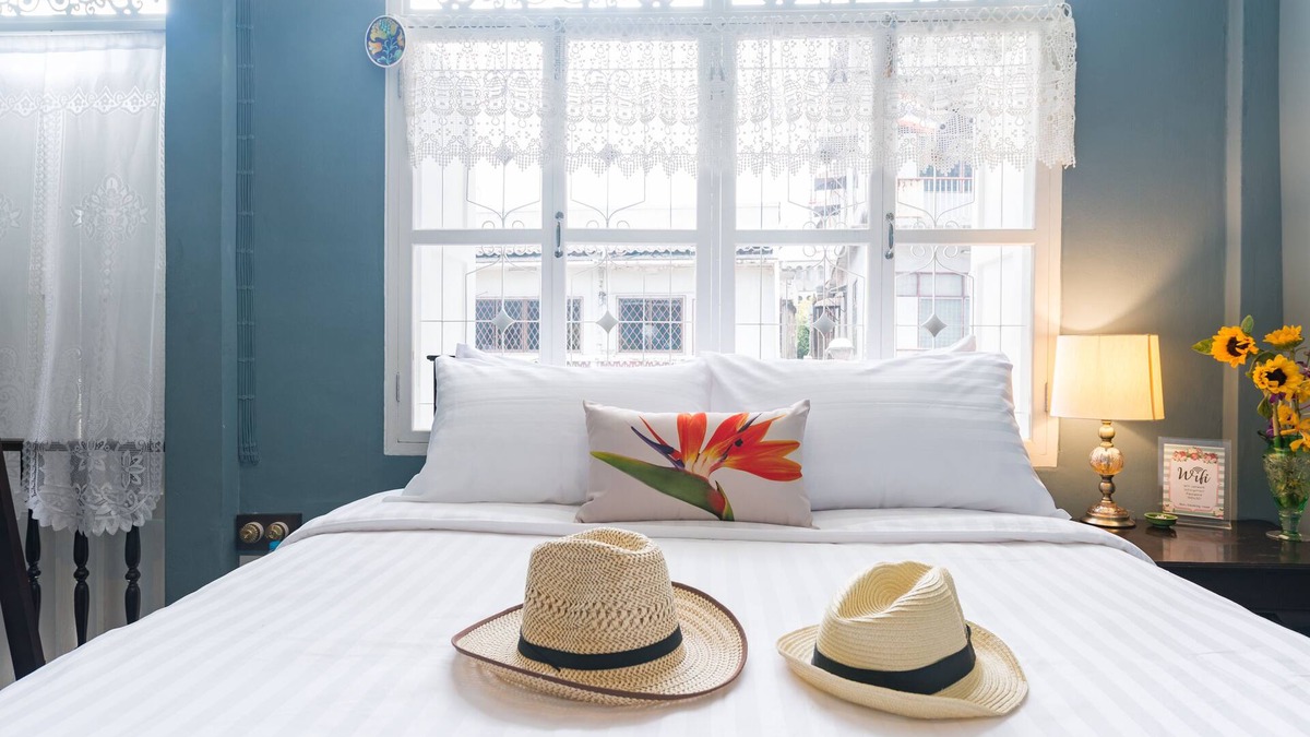 Talat Noi Bed & Breakfast | 1 BD in Chinese Shophouse, Chinatown BKK