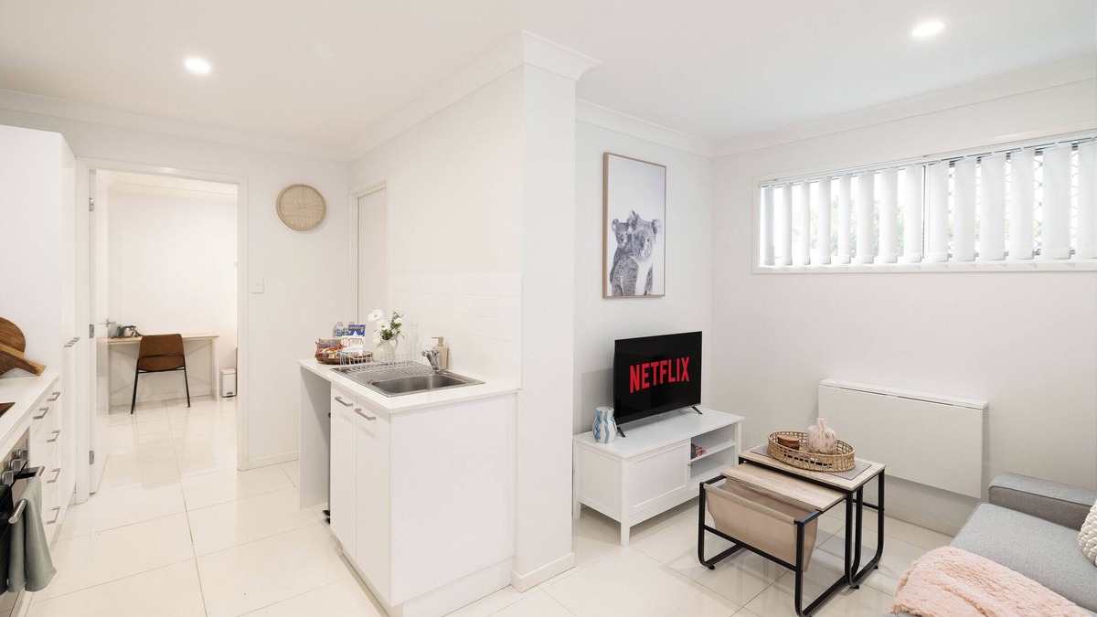 Rocklea Apartment | 1 Bdr Apt! GST Credits! Kitchen! Parking! 216F1