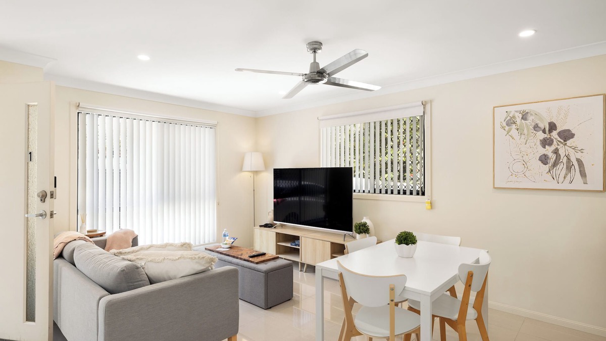 Sunnybank Apartment | 1 Bdr Apt! Train! 2 Parking! Local Shops! 1144D1