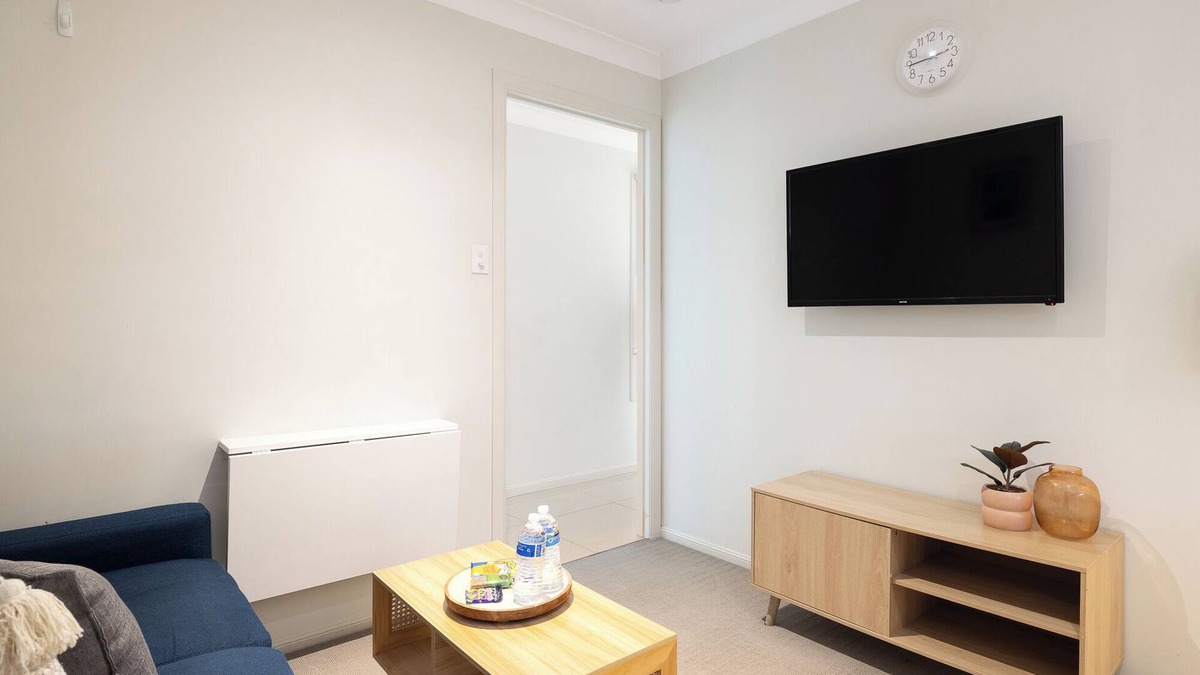 Sunnybank Apartment | 1 Bdr Apt! Train! Parking! Restaurants! 5144D1