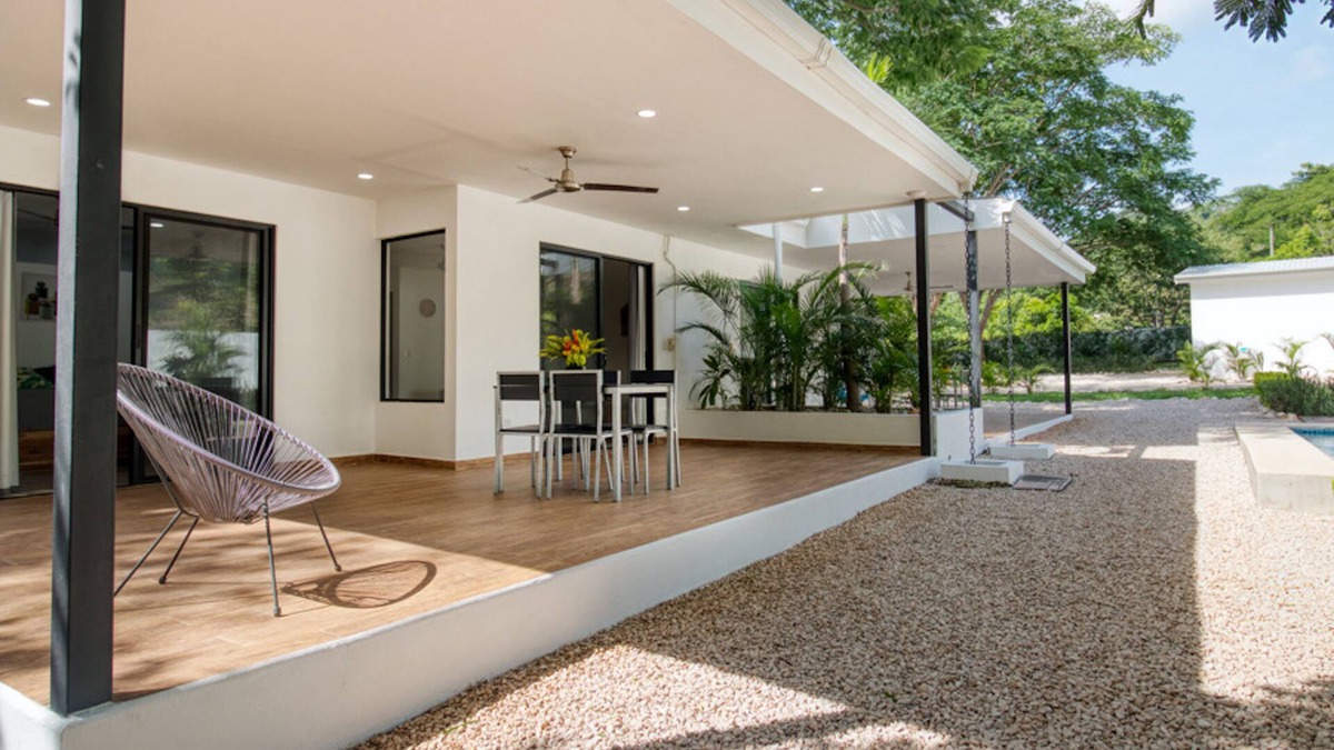 Canafistula Villa | 1 BDR-SLEEPS UP TO 4 - POOL VIEW -10 MIN FROM TAMARINDO BEACH! GATED COMMUNITY