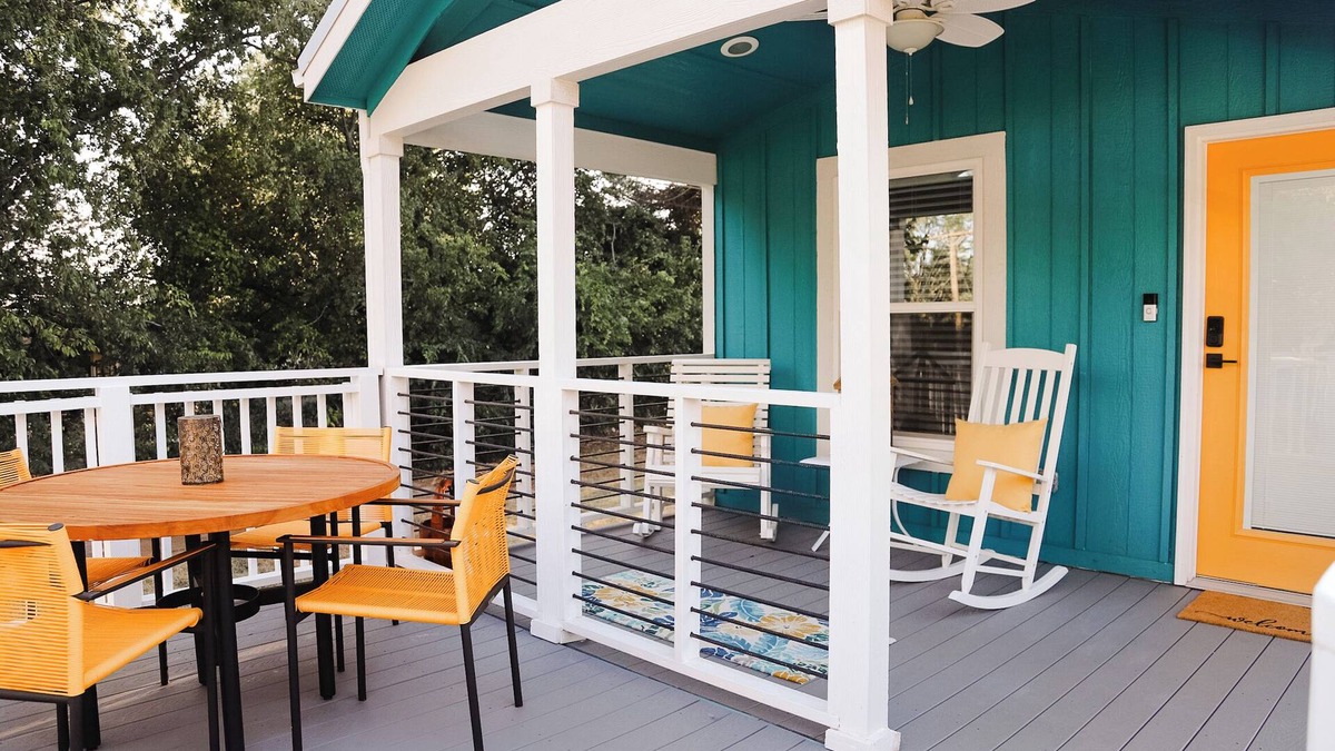 Pottsboro House | 1 Bdrm, Sleeps 4, Close to water, Firepit, Pet friendly, Full Kitchen