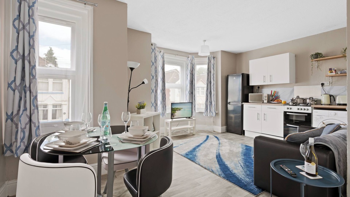 Southampton City Centre Apartment | 1 Bed Apartment with Parking & close to Southampton Train Station & Common Park