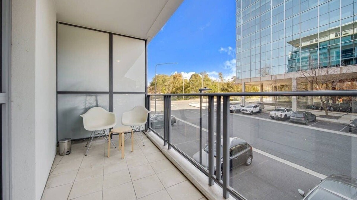 City West Apartment | 1-Bed Apartment with Gym, BBQ and Pool Facilities