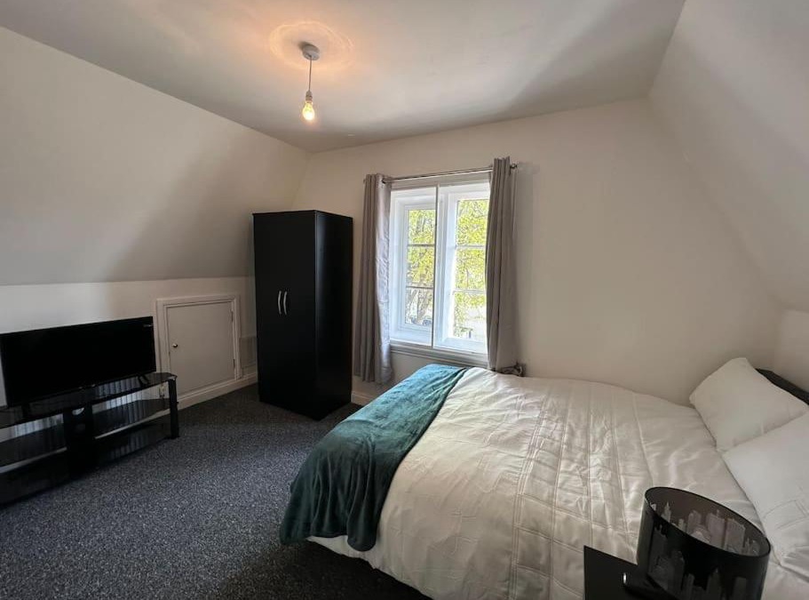 Newark Apartment | 1 Bed Central Newark Flat 2nd Floor