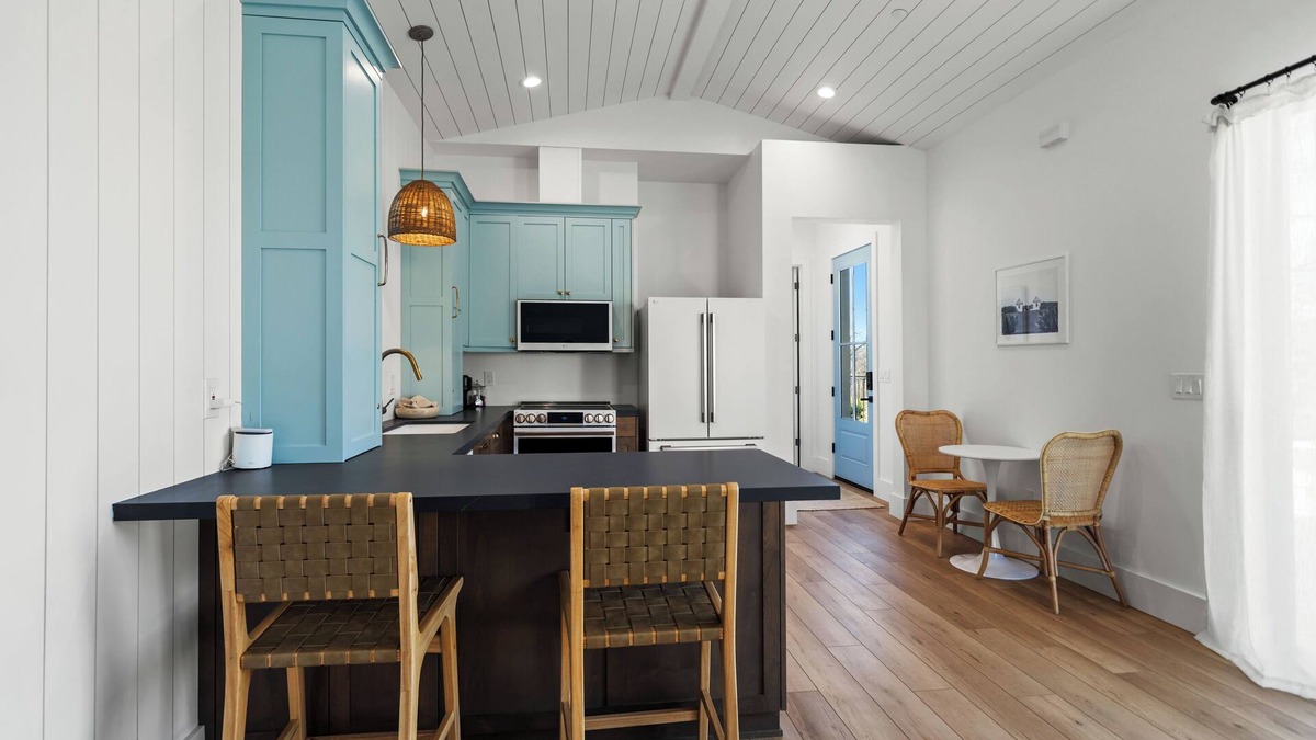 Junction House | 1-Bed Guest House in Serene Palo Cedro – Your Perfect Home Away From Home