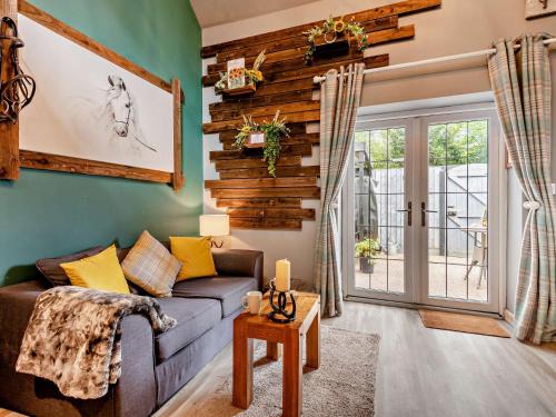 New Forest District House | 1 Bed in Christchurch 54901