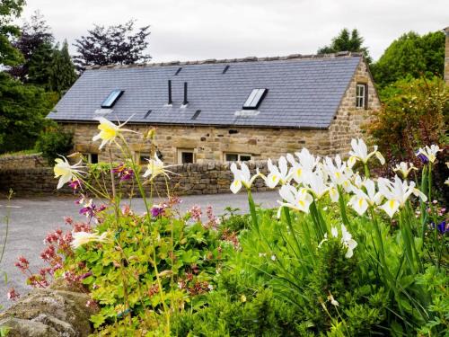 Calver House | 1 Bed in Curbar PK454
