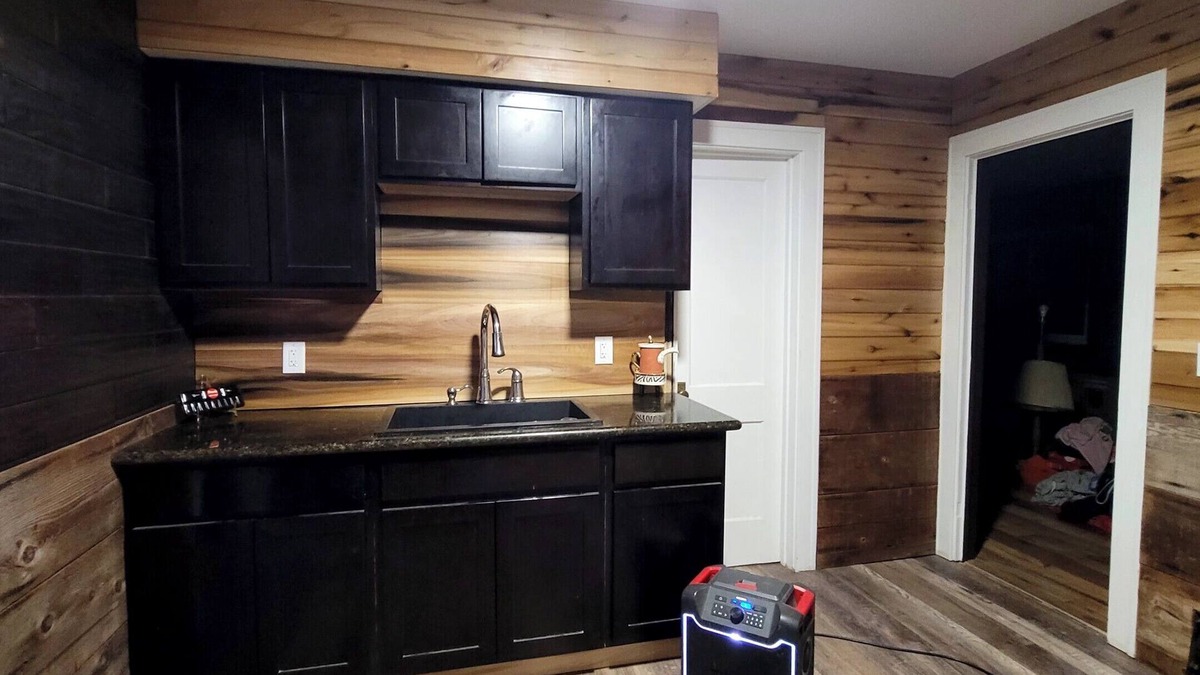 Strongsville House | 1-bed on 1 acre complete remodel. Cabin like interior.unique. Sleeps 2.