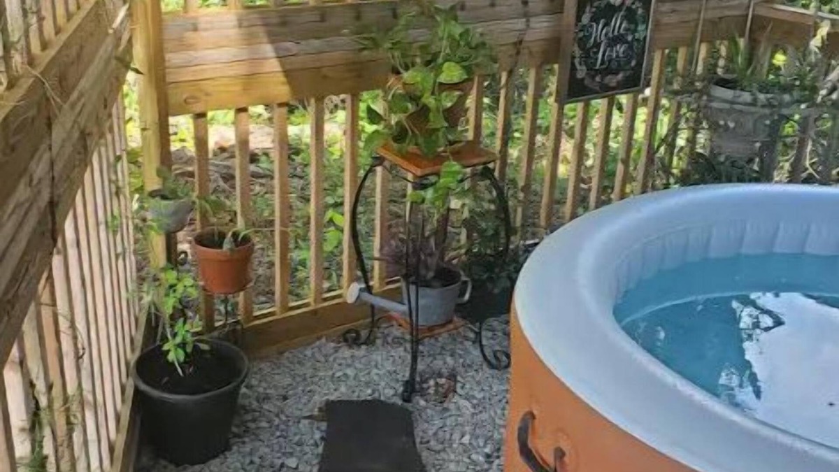 Rocky Point Apartment | 1 bed shipping container in the country w/hot tub
