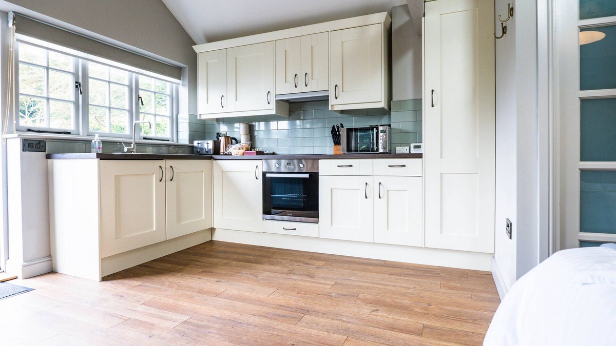 Two Dales Apartment | 1 Bed Studio in Two Dales, Near Matlock & Bakewell