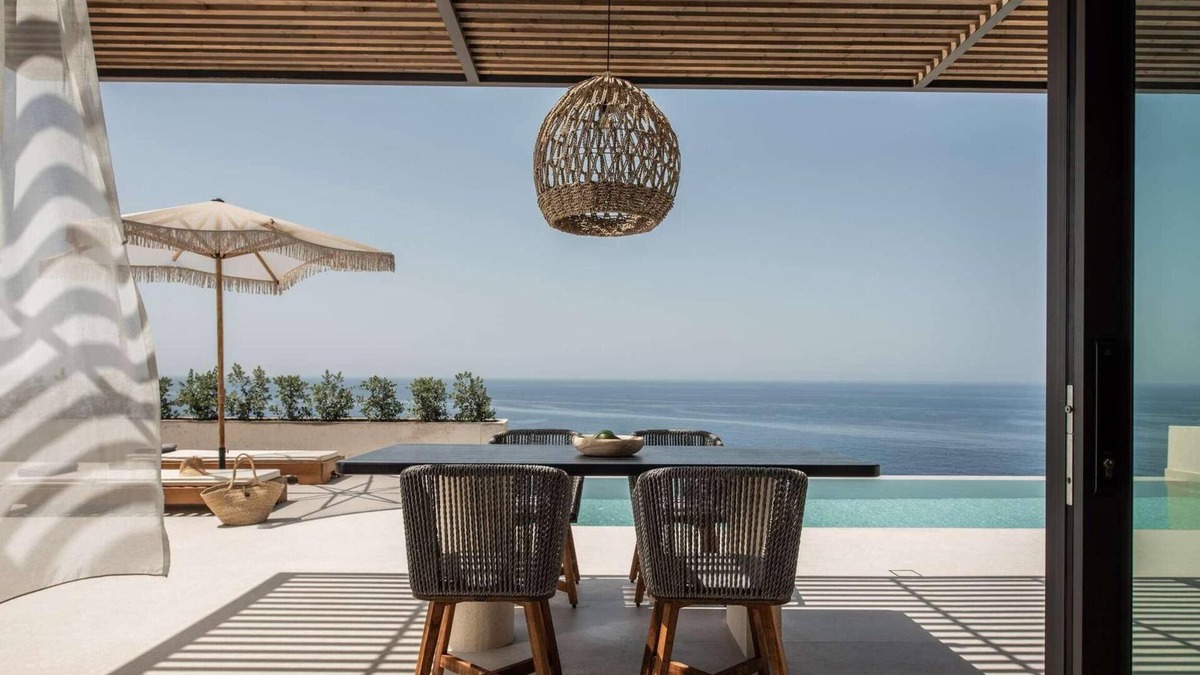 Agia Marina Villa | 1 bed villa with spectacular sea views.