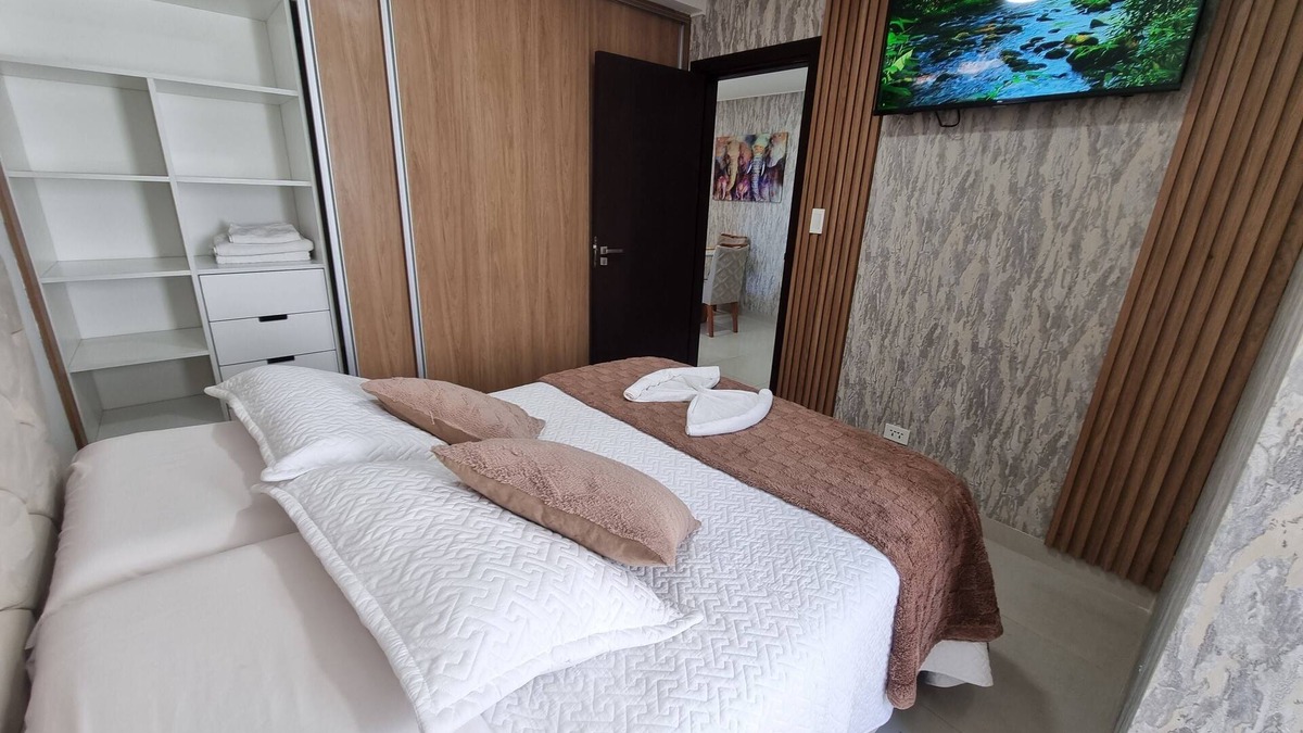 Santa Cruz Apartment | 1 bedroom apartment, 2 TVs, 2 A/Cs, swimming pool & cowork