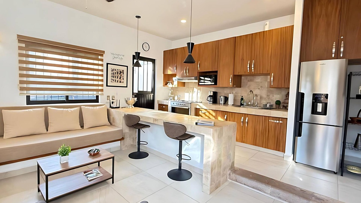 San Antonio Tlayacapan House | 1 Bedroom Guest House - Walk To Everything -Patio -Gym -Pickleball Court - Bikes