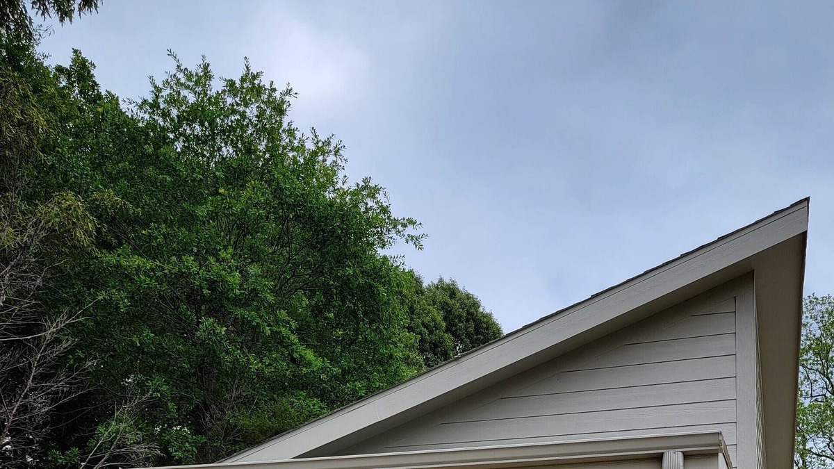Tyler Apartment | 1 bedroom, 1 bath in a quiet setting on 40 acres