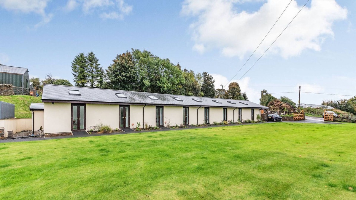Ynysddu Cottage | 1 bedroom accommodation in Mynydd Islwyn