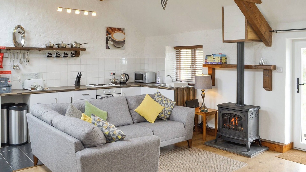 Rhyd-y-clafdy Cottage | 1 bedroom accommodation in Plas Gwyn, near Pwllheli